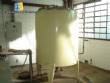 Tanque interno con camisa de acero inoxidable de 2.000 litros.