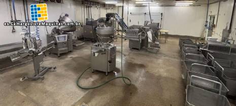 Planta industrial/planta de procesamiento refrigerado para deshuesar y procesar carnes y embutidos.
