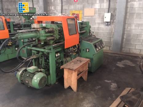 M�quina de moldeo por inyecci�n Semeraro