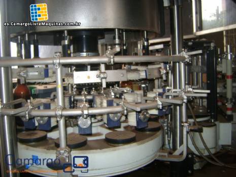 Mquina para etiquetar cervezas
