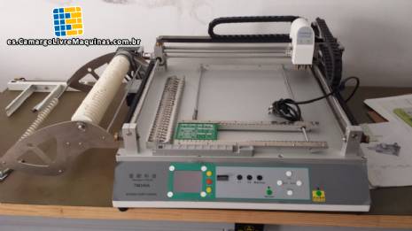 Mquina automtica para ensamblaje de componentes electrnicos