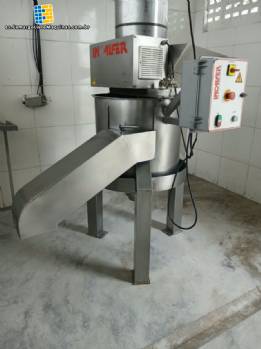 Peladora industrial de cebollas y verduras en acero inoxidable Incalfer, hasta 1000 kg/hora.