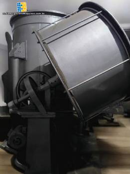 M�quina pulidora de grageas y tabletas Lawes de 100 litros