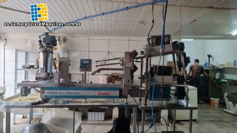 Bralyx Formix Multimasas es una máquina automática de formado, moldeo y llenado con alimentador extrusor continuo para productos laminados. Bralyx Formix Multimasas es una máquina automática de formado, moldeo y llenado con alimentador extrusor continuo para productos laminados.