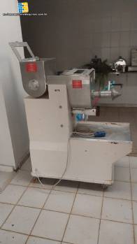 Extrusora de pasta La Parmigiana 30 kg/hora Extrusora de pasta La Parmigiana 30 kg/hora