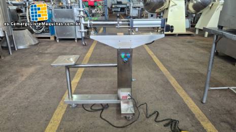 Máquina de llenado semiautomática para líquidos Máquina de llenado semiautomática para líquidos