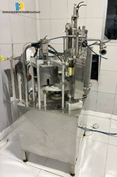 Máquina llenadora y dosificadora rotativa tipo carrusel Mirainox, con selladora automática, para líquidos y productos semiviscosos en vasos. Máquina llenadora y dosificadora rotativa tipo carrusel Mirainox, con selladora automática, para líquidos y productos semiviscosos en vasos.
