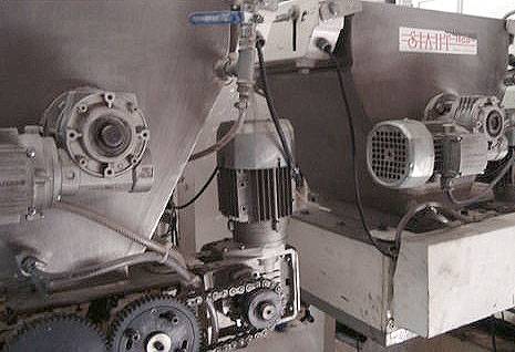 Marca continua alimentador chocolate Siaht con 32 surtidores Marca continua alimentador chocolate Siaht con 32 surtidores